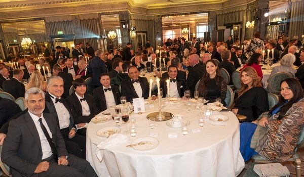 Yohan Poonawalla Net Worth 2 12 The Poonawallas with their guests at the Historic Motoring Awards functiion